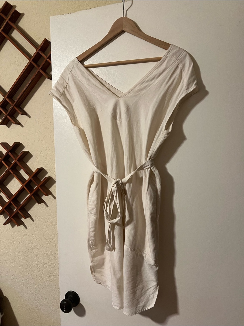 Cream V-Neck Tie-Waist Dress | Splendid Collection